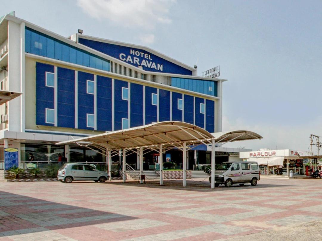 Hotel Caravan Unjha ภายนอก รูปภาพ