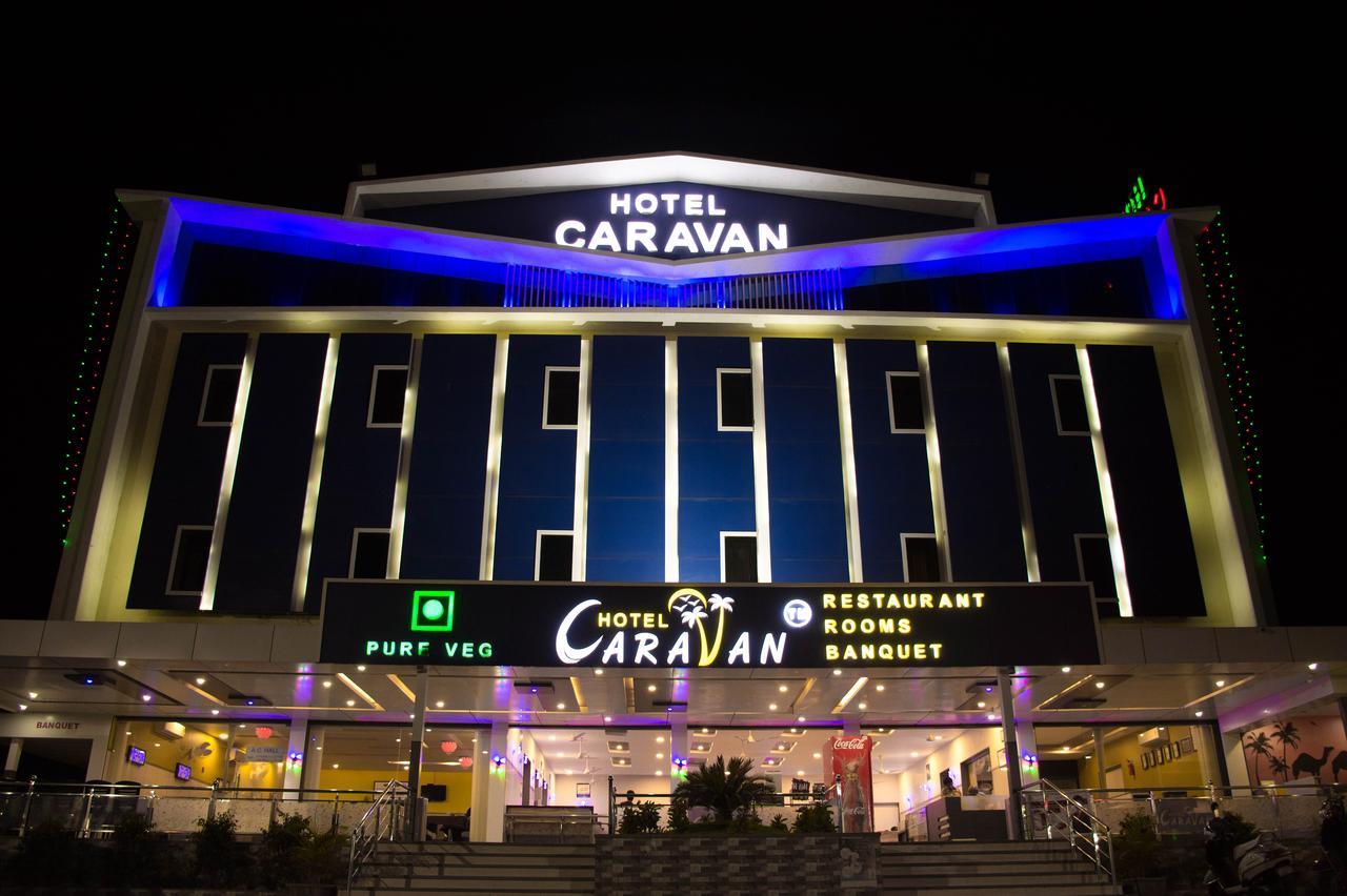 Hotel Caravan Unjha ภายนอก รูปภาพ